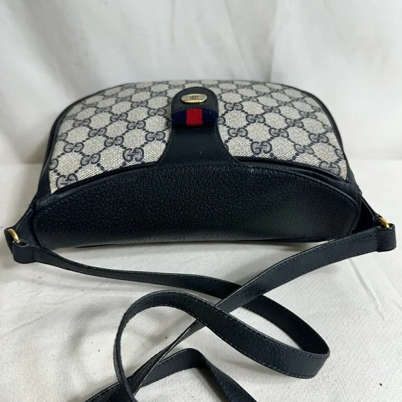 Gucci Shoulder Bag - Picture 6 of 10